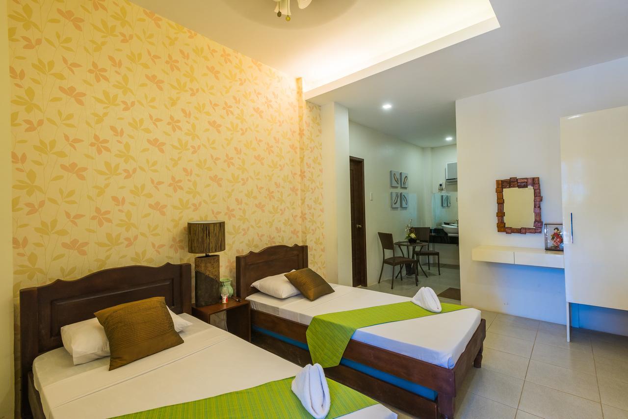 Balai Carmela Hotel Tuguegarão Exterior foto