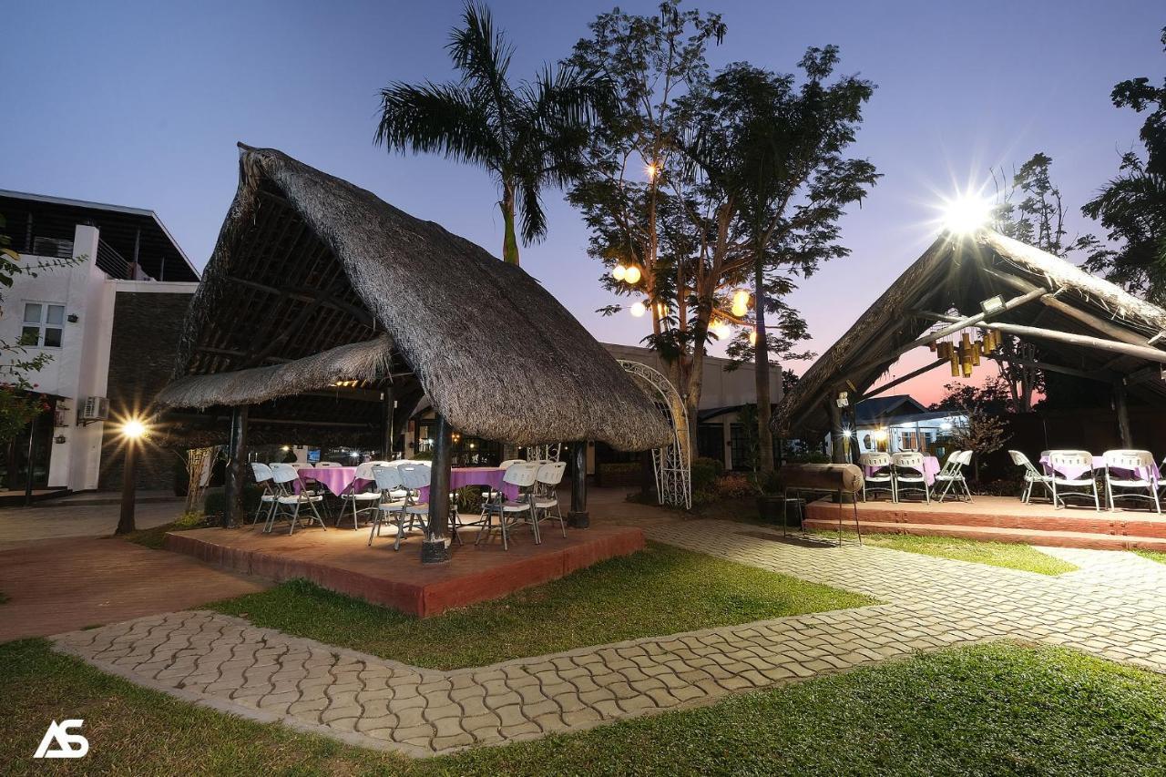 Balai Carmela Hotel Tuguegarão Exterior foto